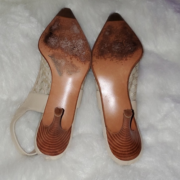 Stuart Weitzman Size 8 M Cream / Tan Slingbacks - Picture 10 of 10